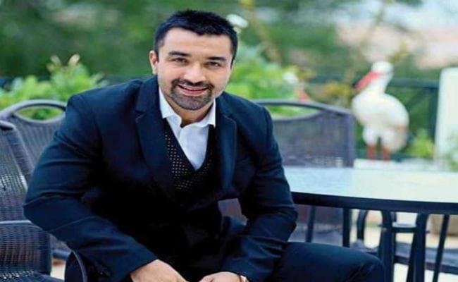 Ajaz Khan Arrested: TikTok पर विवादित वीडियो शेयर कर बुरा फंसा एक्टर, मुंबई पुलिस ने किया गिरफ्तार