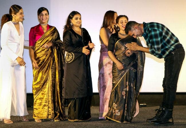 #MissionMangal ट्रेलर लॉन्च: महिलाओं के सामने हाथ जोड़ते नजर आए ''खिलाड़ी'' अक्षय कुमार