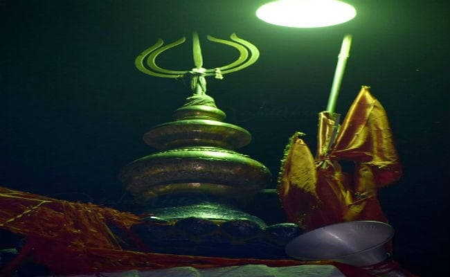 डम-डम डमरू बजावेला, हमार जोगिया... पर झूमे कांवरिया