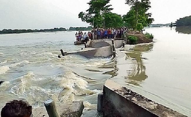 बाढ़ के पानी में डूबने से आठ की मौत, पश्चिमी व पूर्वी चंपारण में कम हुआ पानी, सुपौल व अररिया में भी राहत