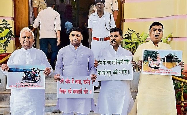 मॉनसून सत्र : स्वास्थ्य मंत्री मंगल पांडेय ने विधान परिषद में की घोषणा, आठ जिलों में खुलेंगे बच्चों के आइसीयू