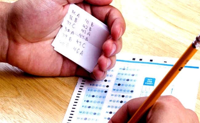 नकल, परीक्षा परिणाम और सामाजिक प्रतिष्ठा, जानें क्या है संबंध?