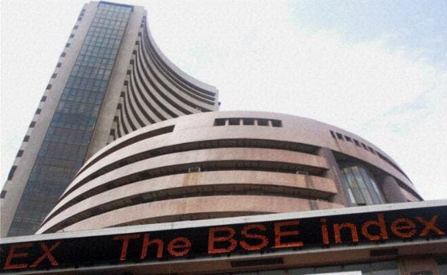 बिकवाली के दबाव में लगातार दूसरे दिन शेयर बाजार में गिरावट, 560 अंक लुढ़का सेंसेक्स