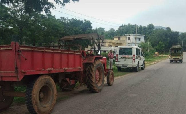 चैनपुर एसडीओ पर वाहन रोक कर अवैध वसूली करने का आरोप, डीसी से की गयी शिकायत