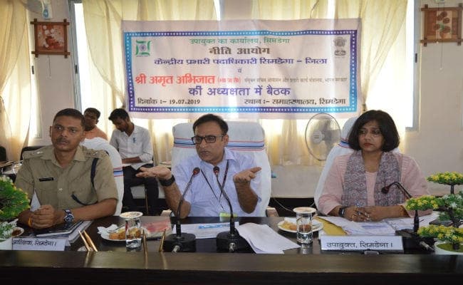 शहरी कार्य मंत्रालय के संयुक्त सचिव ने कहा, सिमडेगा के विकास कार्यों की गति से नहीं हूं संतुष्ट