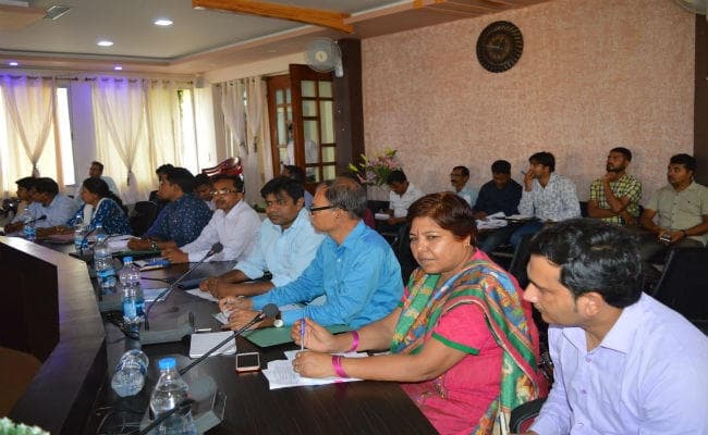 नीति आयोग के केंद्रीय प्रभारी पदाधिकारी ने सिमडेगा जिले का किया दौरा