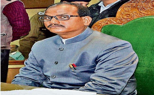 स्पीकर करते रहे इंतजार, आये सिर्फ हेमंत व नीलकंठ