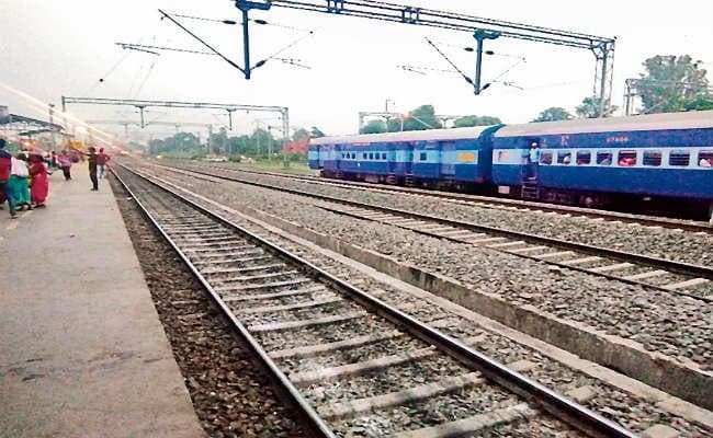 ड्राइवर की सूझबूझ से टला बड़ा रेल हादसा, जयनगर इंटरसिटी और गरीब रथ में हो सकती थी भीषण टक्‍कर