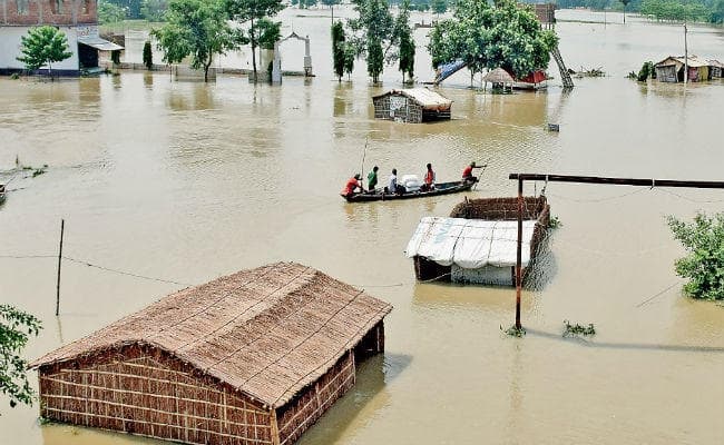 बिहार बाढ़: एक ही दिन में गयी 34 की जान, एक दूसरे को बचाने के चक्कर में डूबे पांच बच्चे