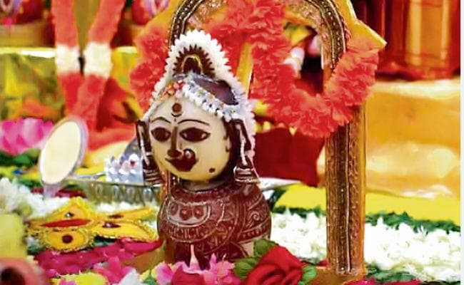 मंगला गौरी व्रत से होती है सुख-सौभाग्य की प्राप्ति, जानें विधि