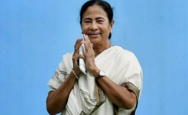 कोलकाता : ममता बनर्जी ने पश्चिम बंगाल के राज्यपाल के रूप में जगदीप धनखड़ का किया स्वागत