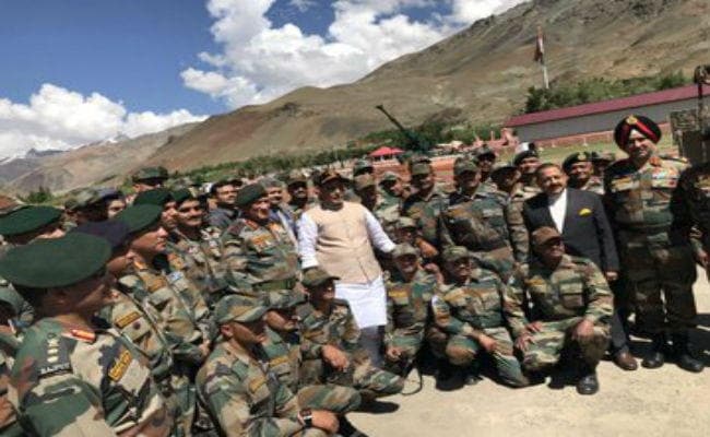 रक्षा मंत्री राजनाथ सिंह ने कहा- कश्मीर मुद्दा हल होकर रहेगा, धरती पर कोई ताकत इसे रोक नहीं सकती
