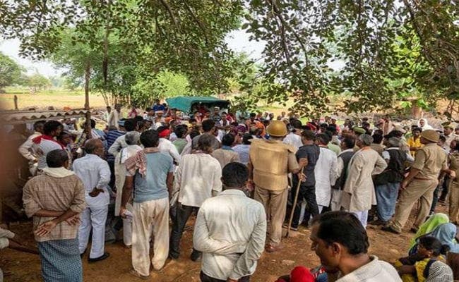सोनभद्र हत्याकांड: प्रियंका गांधी के बाद आज पीड़ितों से मिलने पहुंचे सीएम योगी