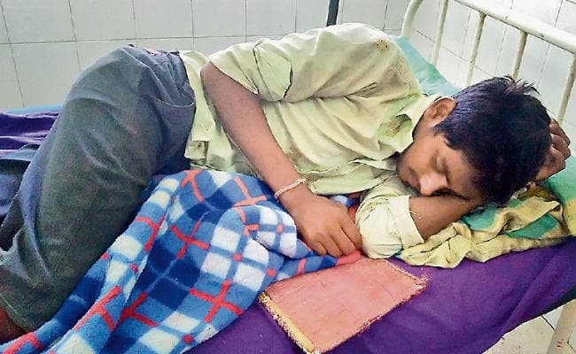 भभुआ में मोटर चोरी के आरोप में युवक के प्राइवेट पार्ट में डाला पेट्रोल, आठ लोगों पर प्राथमिकी दर्ज