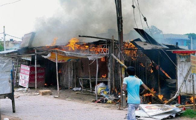 पटना : जिला पार्षद के बेटों व भाई ने एक किमी तक सफारी गाड़ी से खदेड़कर नाबालिग को मारी गोली, मौत
