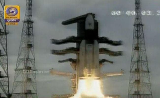 #Chandrayaan2 का सफल प्रक्षेपण, देशभर में जश्न, ISRO प्रमुख और PM मोदी ने वैज्ञानिकों को दी बधाई