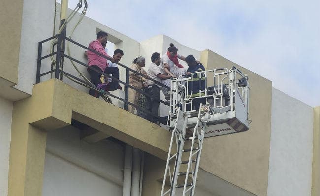 मुंबई के MTNL इमारत में लगी आग, सभी 84 लोगों को सुरक्षित बचाया गया