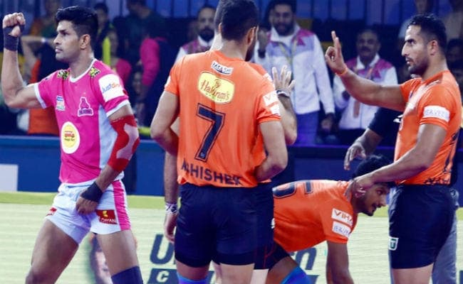 प्रो कबड्डी लीग : जयपुर पिंकपैंथर्स ने यू मुंबा को 42-23 से हराया