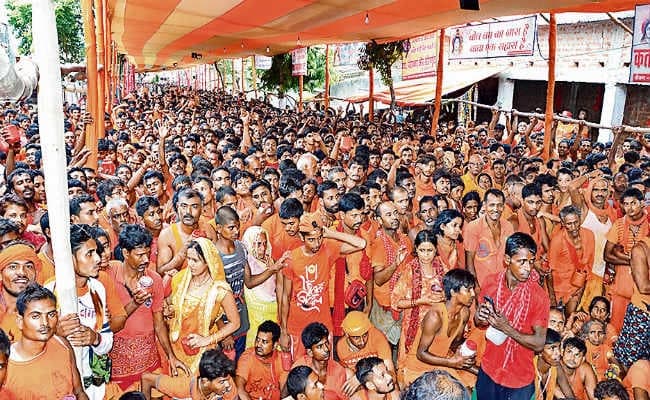 देवघर : बाबाधाम में दो लाख कांवरियों ने किया जलाभिषेक, कृष्णा बम ने कहा, अगली सोमवारी से आना संभव नहीं