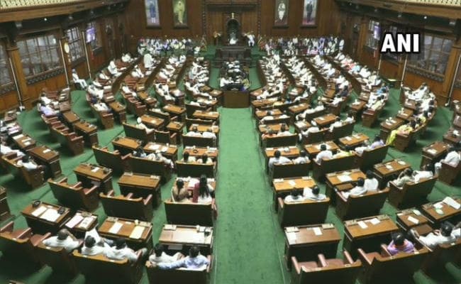 कर्नाटक ''संकट'': सुप्रीम कोर्ट में फिर टली सुनवाई, स्पीकर से बागी विधायकों ने 4 हफ्ते का मांगा समय