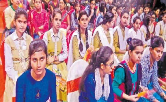 मेहनत करनेवालों को मिलती है सफलता : डीइओ