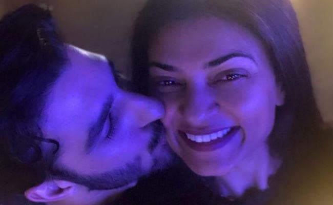सुष्मिता सेन को किस करते दिखे ब्‍वॉयफ्रेंड रोहमन, कही दिल की बात