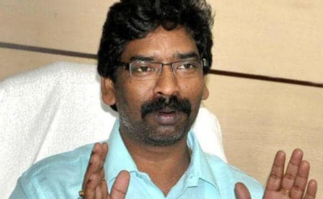 हेमंत सोरेन ने रामचंद्र चंद्रवंशी पर बोला हमला, कहा- चुल्लू भर पानी में डूब मरें स्वास्थ्य मंत्री