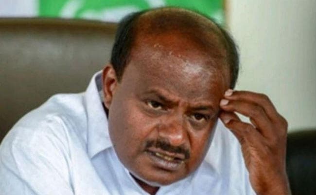 कर्नाटक : फ्लोर टेस्ट से पहले कुमारास्वामी को सुप्रीम काेर्ट से झटका, सुनवाई टाली