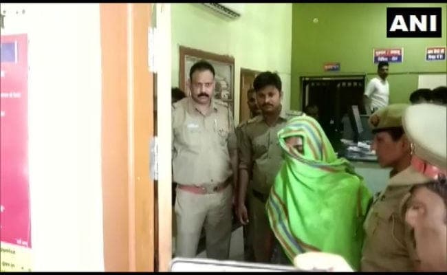 उत्तर प्रदेश : मां ने बच्चे को अस्पताल के चौथे तल्ले से फेंका मौत