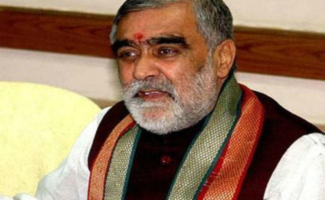 संसद में सरकार ने कहा, पिछले तीन साल के दौरान देश में नहीं खोला गया एक भी AIIMS