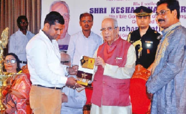 प्रार्थना करूंगा कि बंगाल में शांति बनी रहे : राज्यपाल