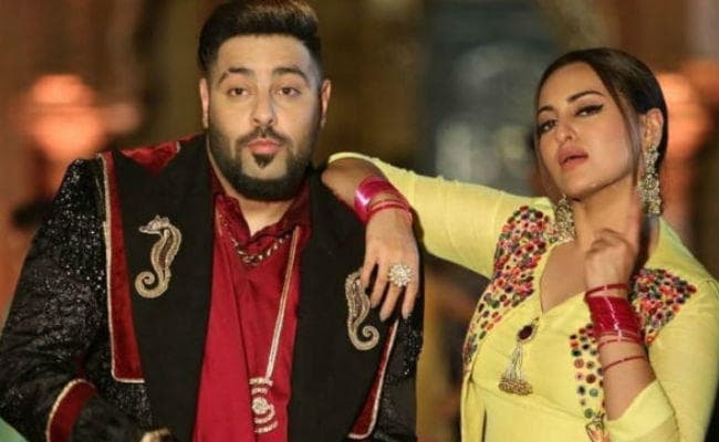 ‘खानदानी सफाखाना” फिल्म से बदनामी का आरोप, कोर्ट ने फिल्म दिखाने को कहा