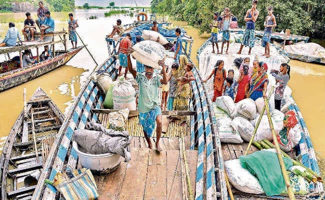 पटना : बाढ़ से 22 जिलों में 1816 सड़कें खराब, 32 पुल भी क्षतिग्रस्त