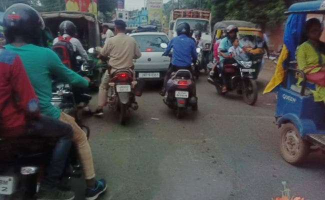 दो हेलमेट नहीं खरीदेंगे, तो बाइक या स्कूटी चलाना होगा मुश्किल, झारखंड सरकार ने बनाया ये नियम