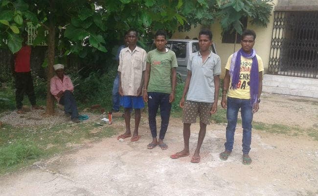 गुमला : आ‍पसी विवाद में युवक की टांगी से काटकर हत्या