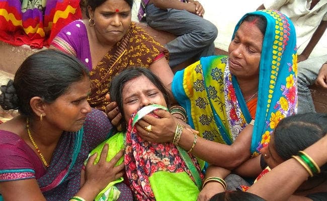 प्रेमिका से प्रेमी को घर बुलवा कर परिजनों ने पीट-पीट कर हत्या कर दी, मां सहित प्रेमिका गिरफ्तार