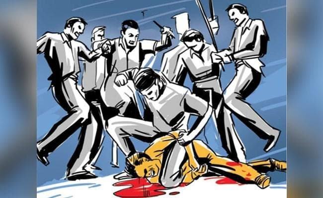 सामूहिक पिटाई का सिलसिला जारी: मदारीहाट में बच्चा चोर होने की अफवाह से पिटाई