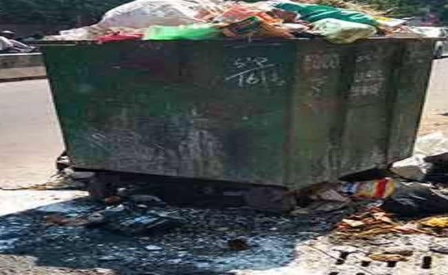 डस्‍टबीन से आ रही थी अजीबोगरीब आवाजें, लोगों ने समझा बम, खोलने पर निकला...