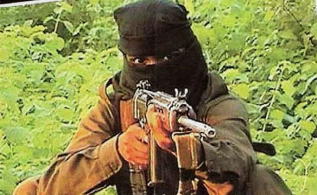 सोनुआ : नक्सलियों ने घर से खींच कर मुंडा समेत दो की हत्या की