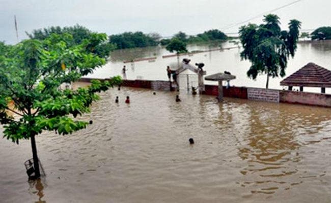 बिहार में बाढ़ का कहर: अब तक गयी 123 लोगों की जान, 81 लाख से अधिक आबादी प्रभावित