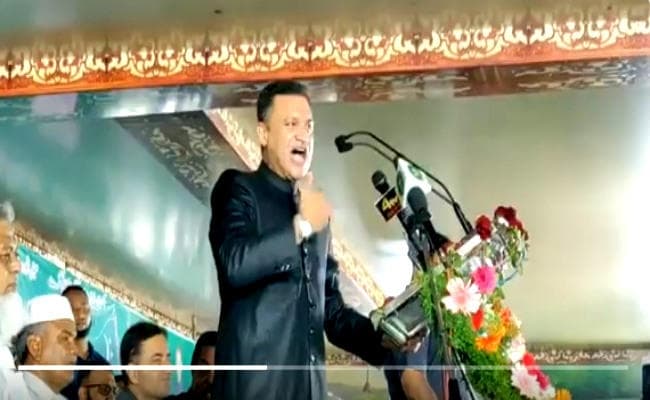 AIMIM प्रमुख असदुद्दीन के छोटे भाई अकबरुद्दीन ने दोहराई 15 मिनट वाली बात, कहा शेर बने मुसलमान
