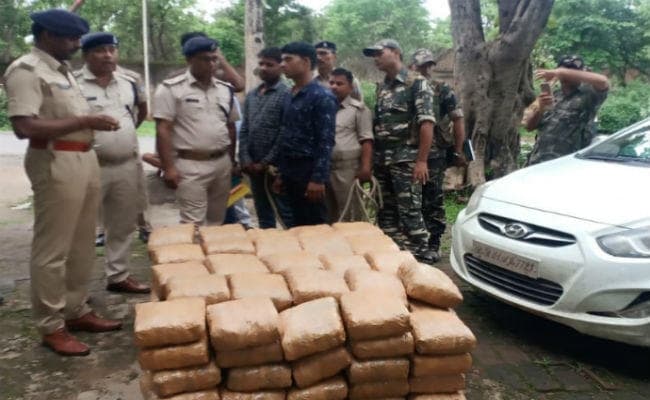 कोडरमा : भारी मात्रा में गांजा बरामद, दो गिरफ्तार, विशाखापटनम से तस्करी कर ले जा रहे थे पटना