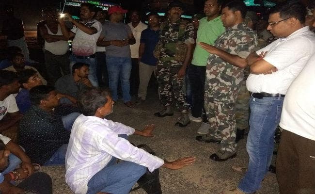 मारपीट में घायल युवक की हुई मौत, उग्र लोगों थाना घेरा