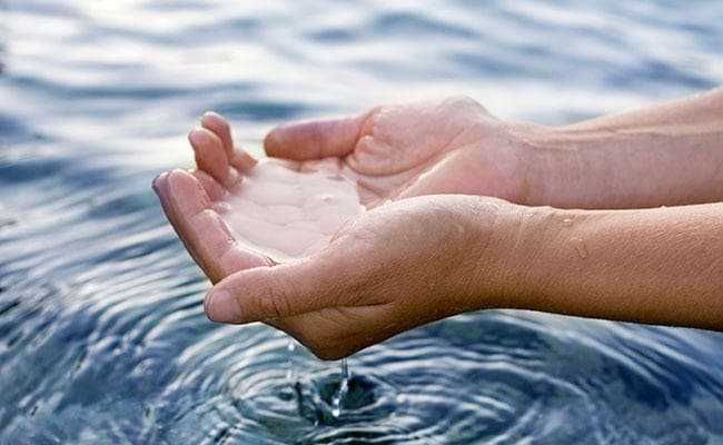 बड़ाबाजार में चल रहा पानी का अवैध कारोबार