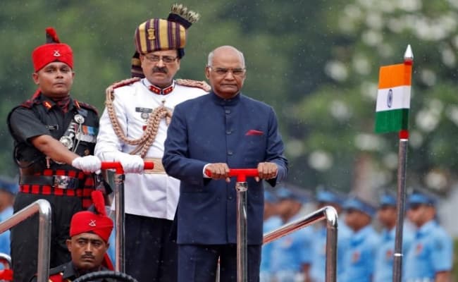 राष्ट्रीय युद्ध स्मारक पर रक्षा मंत्री ने किया शहीदों को नमन, द्रास पहुंचे राष्ट्रपति रामनाथ कोविंद