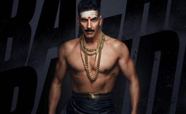 #BachchanPandey: अक्षय कुमार का एक और धमाका, माथे पर तिलक और लुंगी में नया लुक