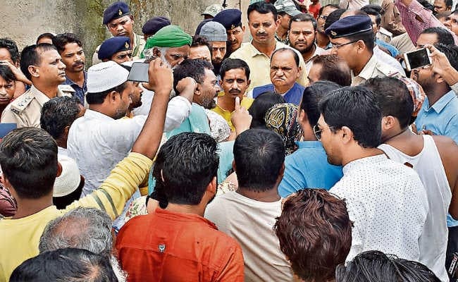 निगम की लापरवाही से हुई मेरी बच्ची की मौत, बताएं! जिम्मेदारी कौन लेगा