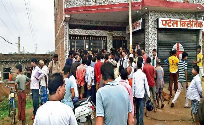 झोला छाप डॉक्टर कर रहा था इलाज, स्थिति बिगड़ने पर मरीज को भेजा रिम्स, हुई मौत