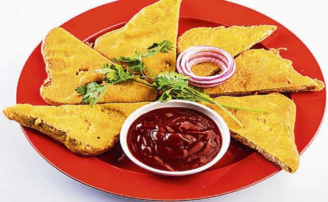 बारिश में चटोरी जीभ