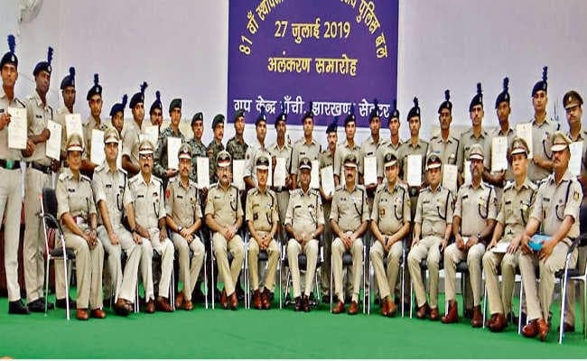 सीआरपीएफ देश की आंतरिक सुरक्षा के प्रति सजग व मानवता के प्रति भी प्रतिबद्ध : लाठकर